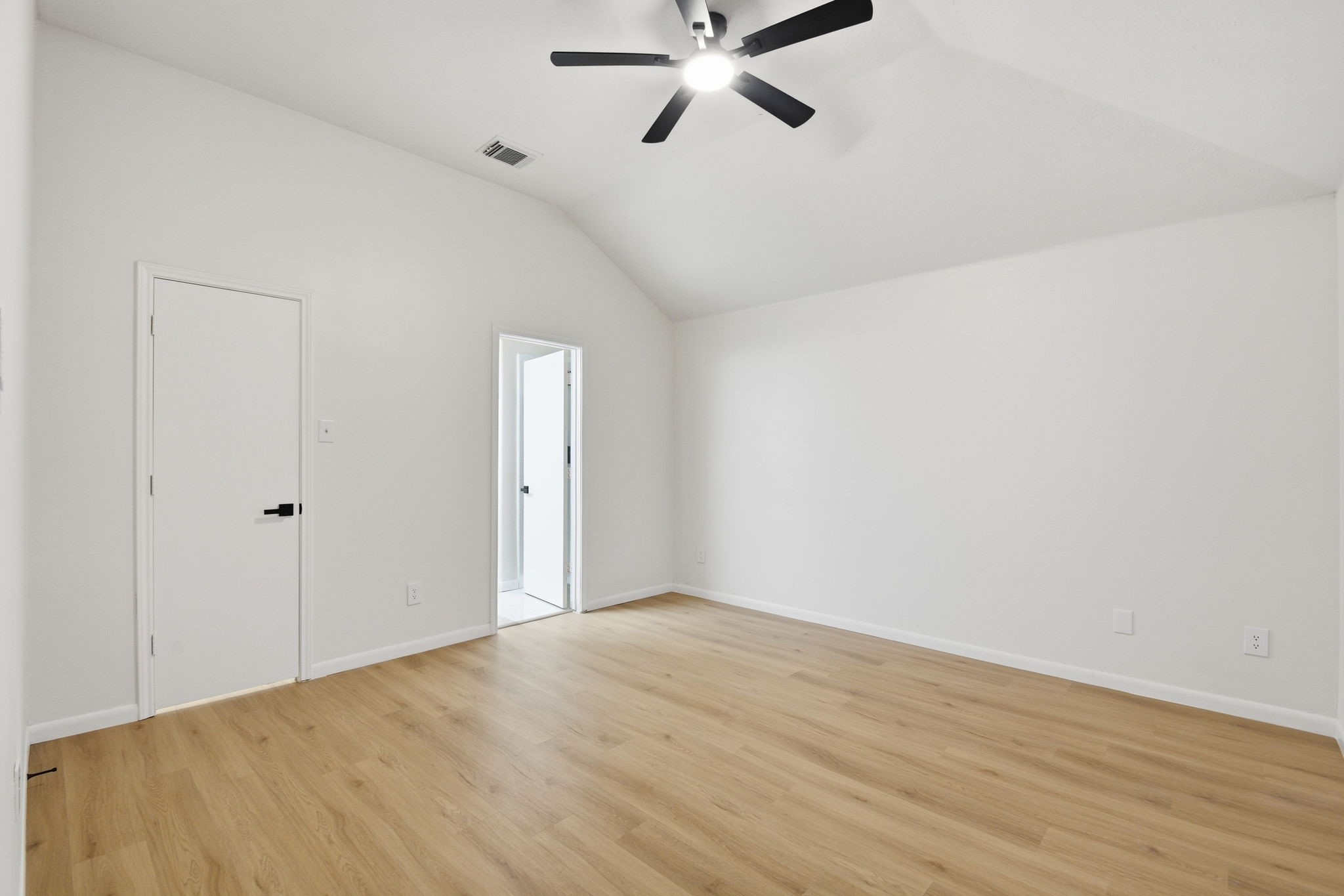 4426 Kulkarni Street Houston, TX 77045 - Photo 17 of 33 a view of an empty room