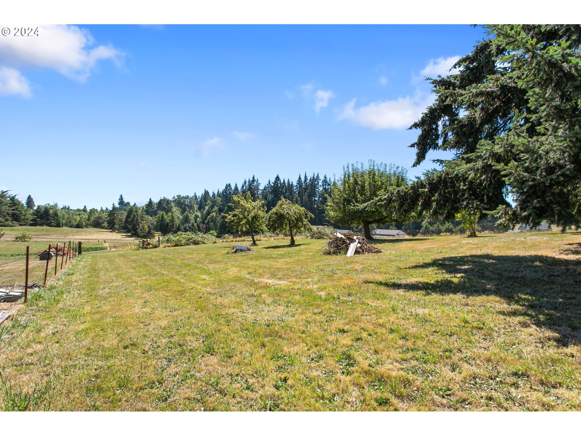 1215 Northwest 189th Street Ridgefield, WA 98642 - Photo 5 of 31 a view of a lake view