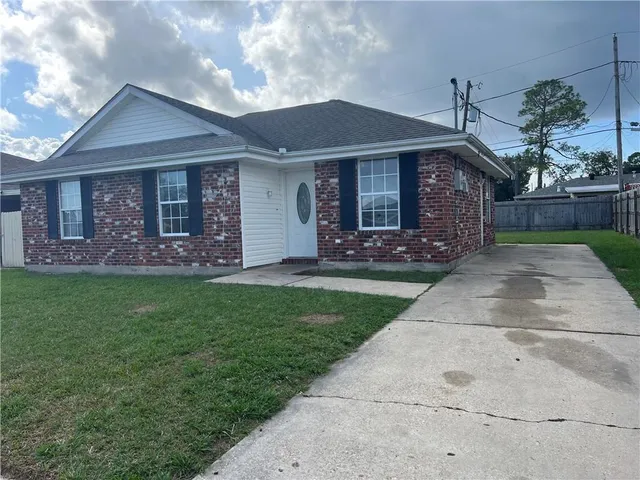 $1,500 | 5620 4th Street, Violet, LA 70092