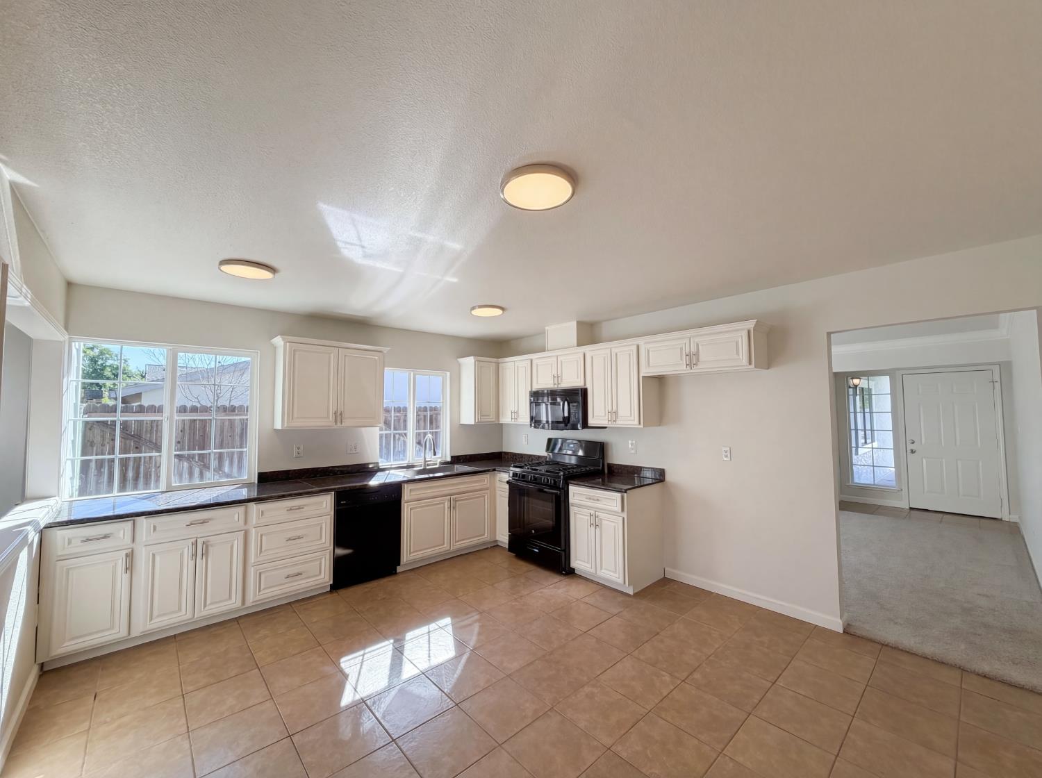6909 Kittery Avenue Citrus Heights, CA 95621 - Photo 2 of 34