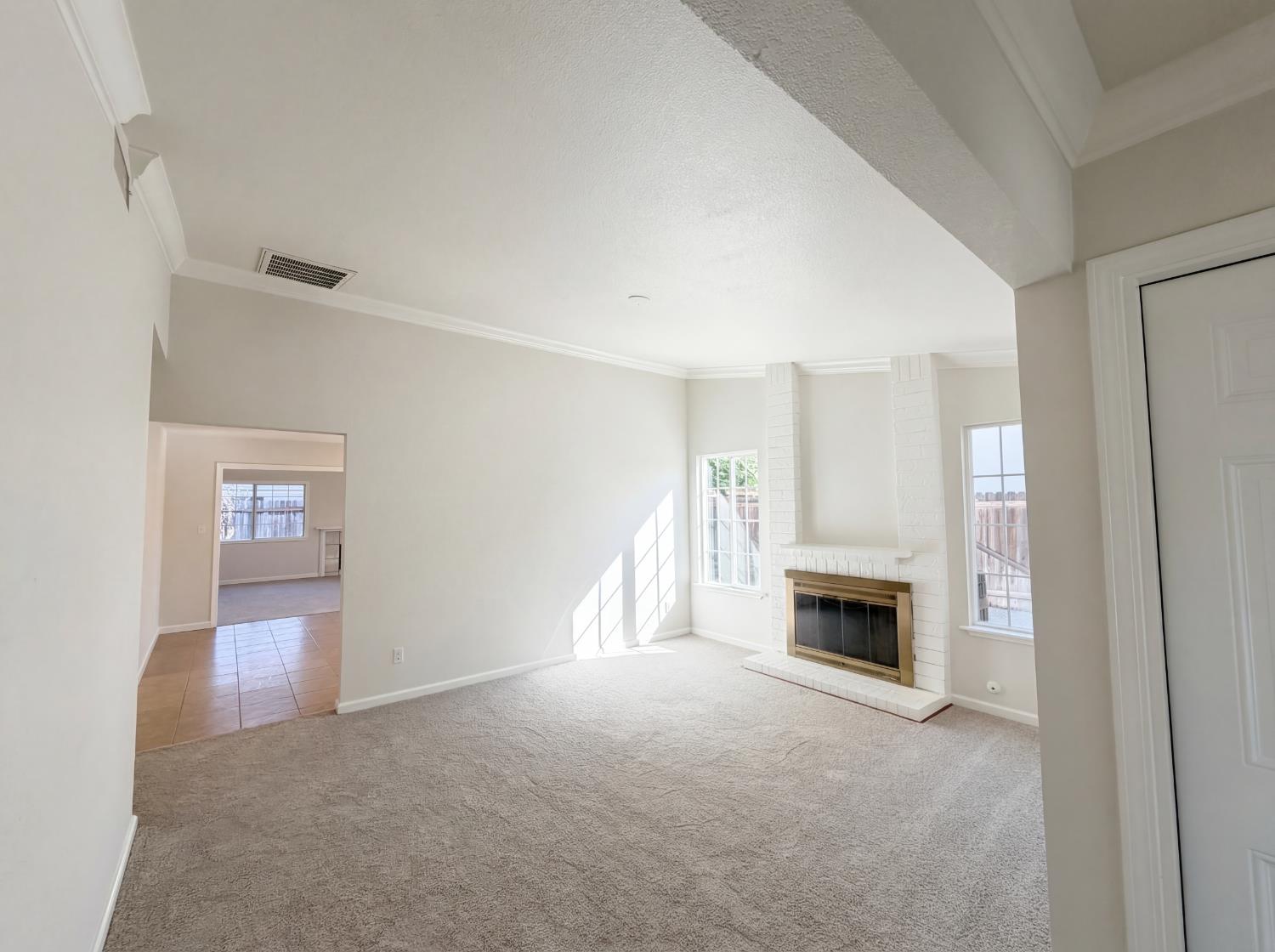 6909 Kittery Avenue Citrus Heights, CA 95621 - Photo 3 of 34