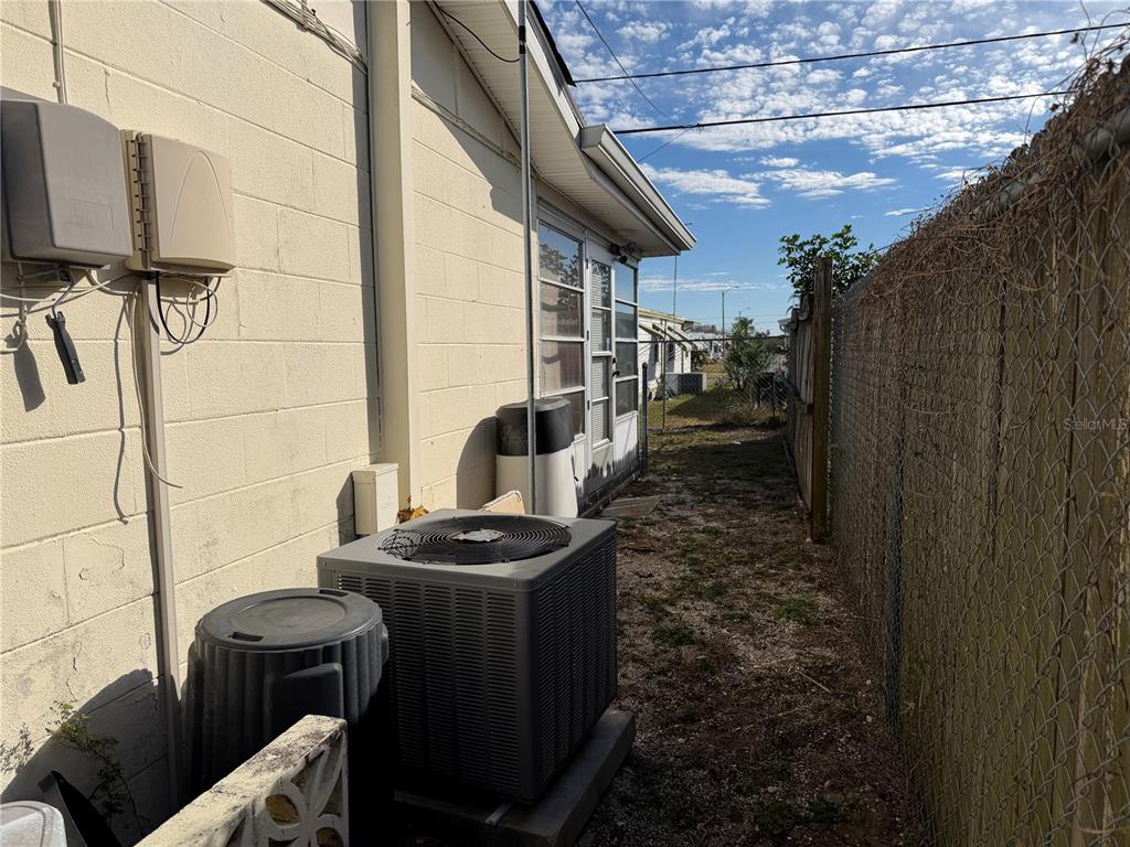 3914 Carioca Road Holiday, FL 34691 - Photo 15 of 23 a backyard of a house