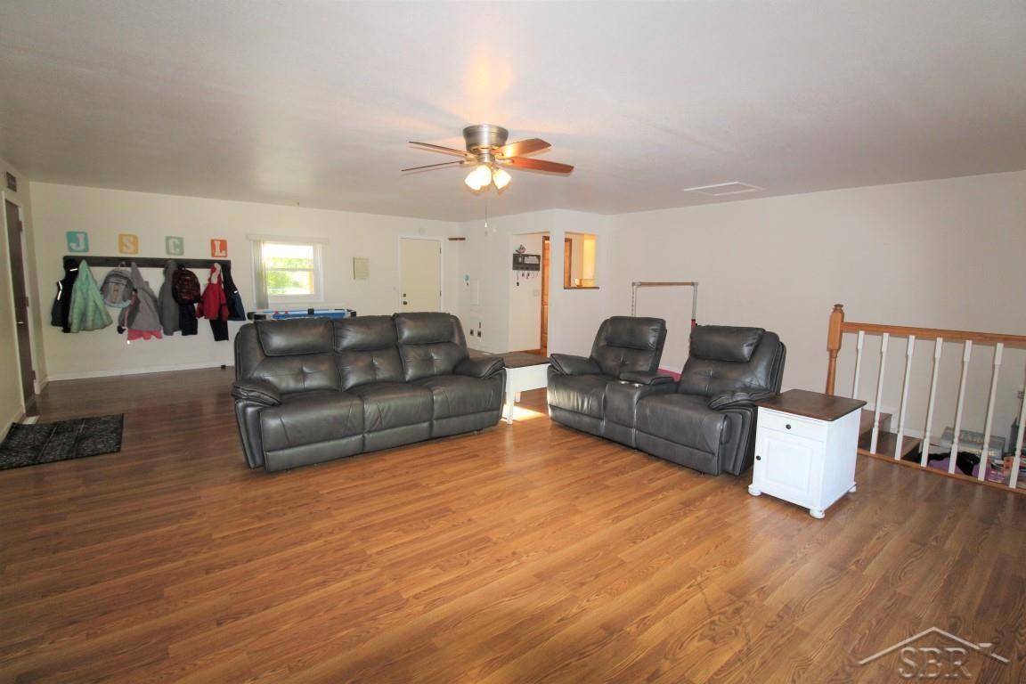 6095 Pinkerton Road Vassar, MI 48768 - Photo 8 of 31 Huge Family Room on Entry