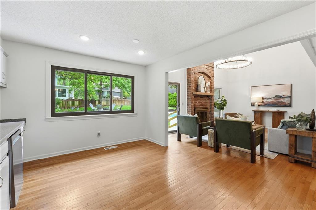 11809 Rosehill Road Overland Park, KS 66210 - Photo 19 of 38