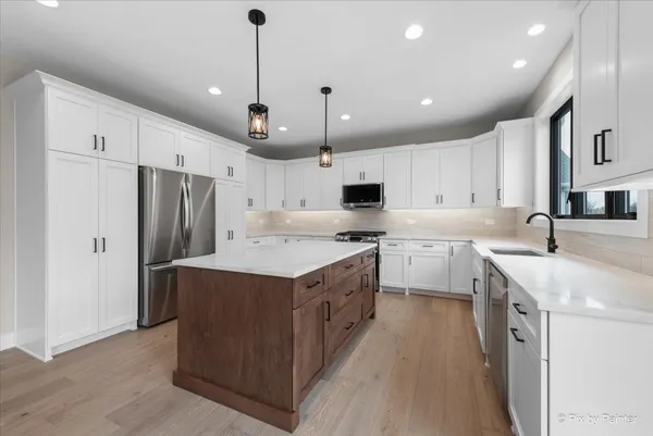 $729,900 | 1225 Noble Drive, Des Plaines, IL 60018