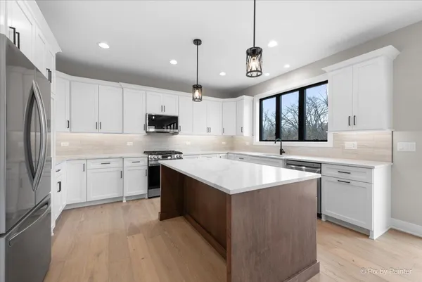 $729,900 | 1225 Noble Drive, Des Plaines, IL 60018