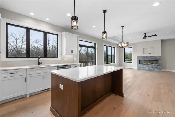 $729,900 | 1225 Noble Drive, Des Plaines, IL 60018