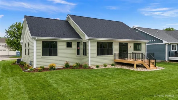 $729,900 | 1225 Noble Drive, Des Plaines, IL 60018