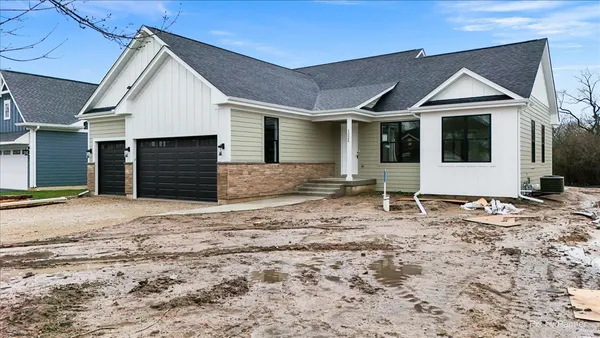 $729,900 | 1225 Noble Drive, Des Plaines, IL 60018