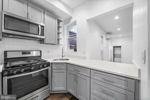$2,200 | 2319 North College Avenue, Unit B, Philadelphia, PA 19121