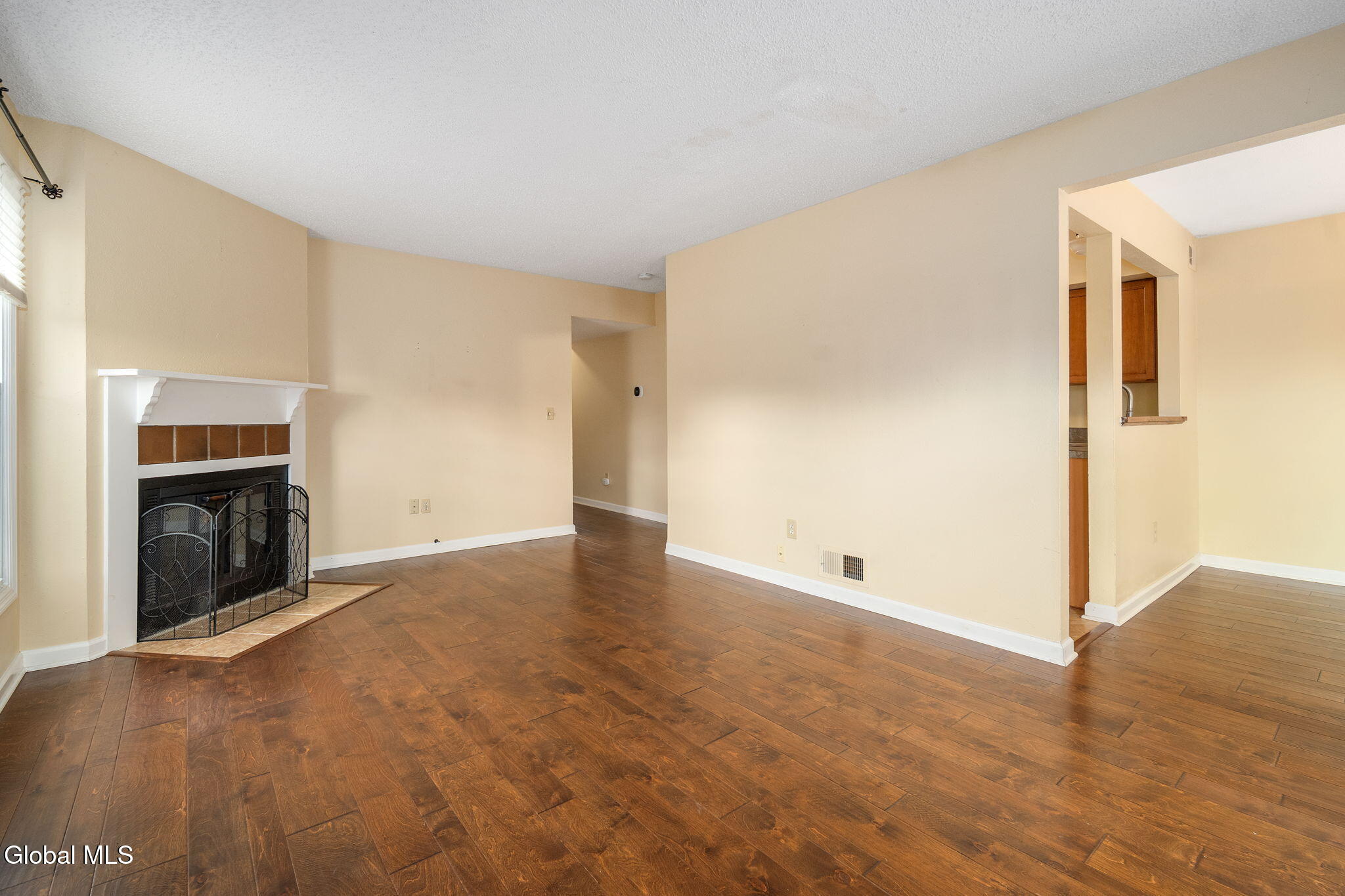 2 Carriage Road Clifton Park, NY 12065 - Photo 12 of 48 7-2CarriageRd_06