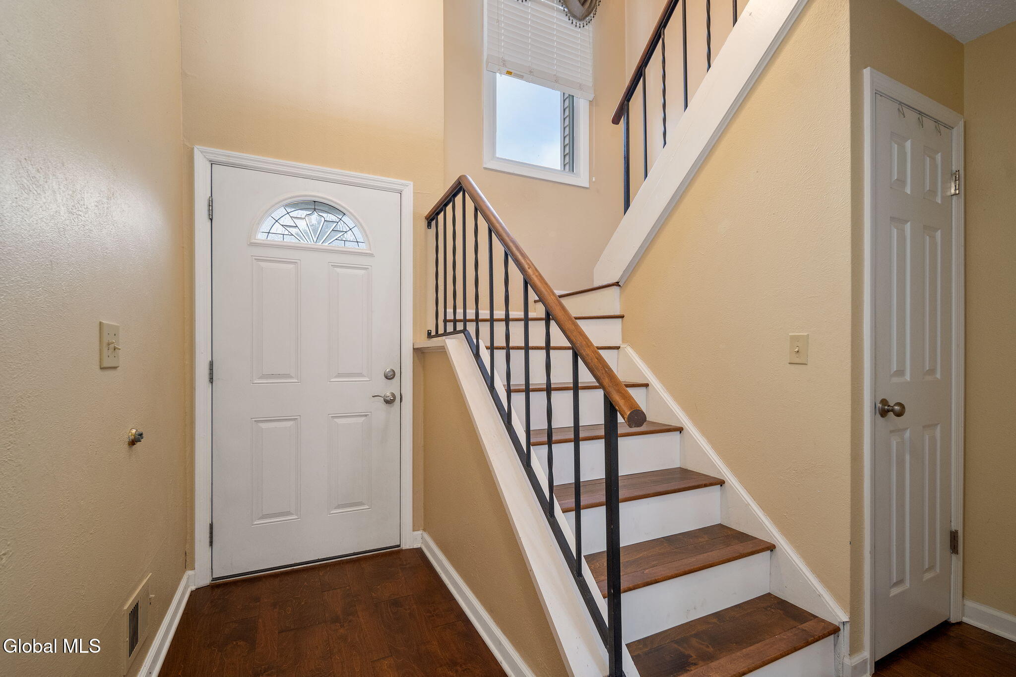 2 Carriage Road Clifton Park, NY 12065 - Photo 18 of 48 4-2CarriageRd_03