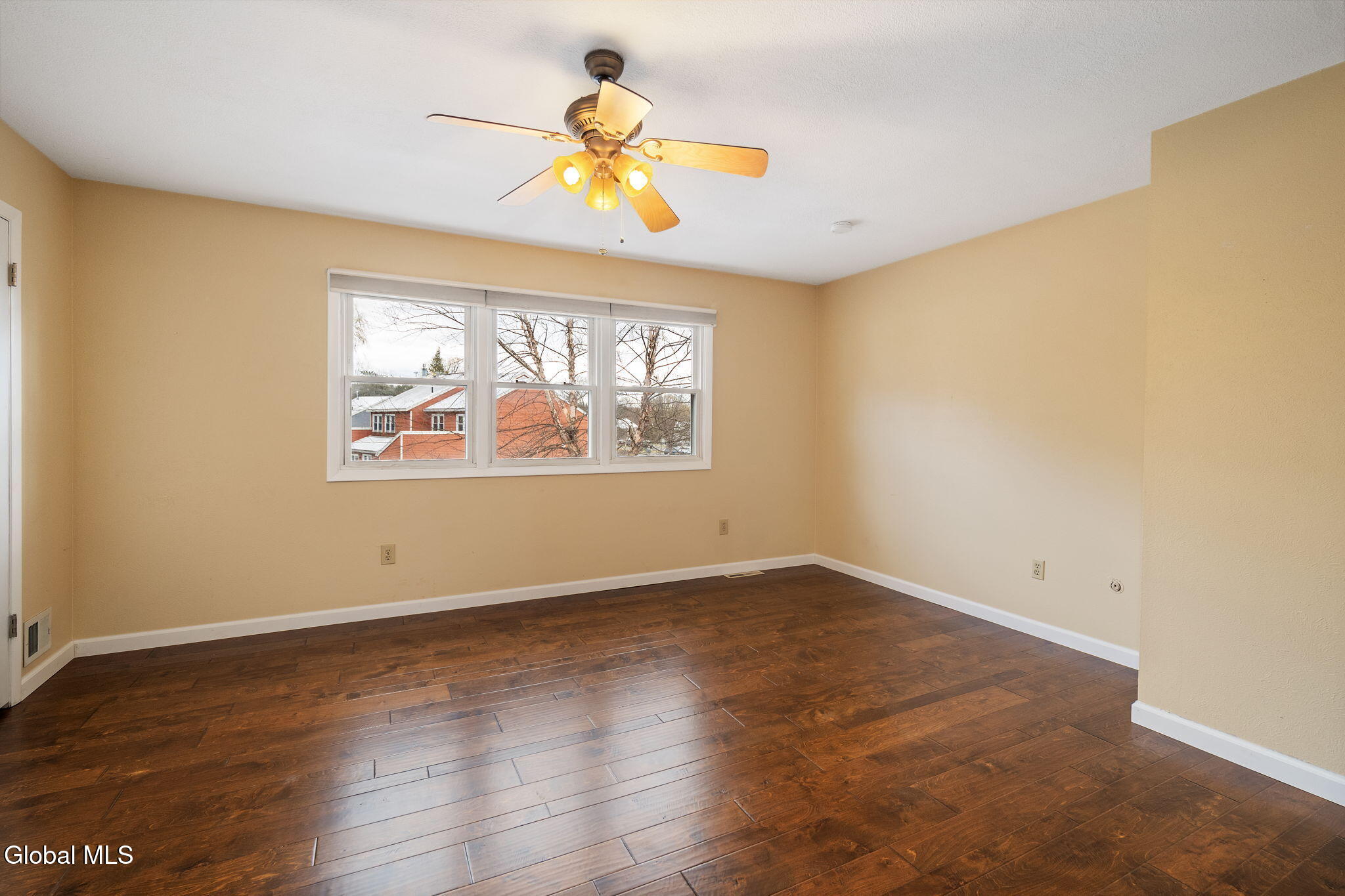 2 Carriage Road Clifton Park, NY 12065 - Photo 24 of 48 64-2CarriageRd_17 (2)