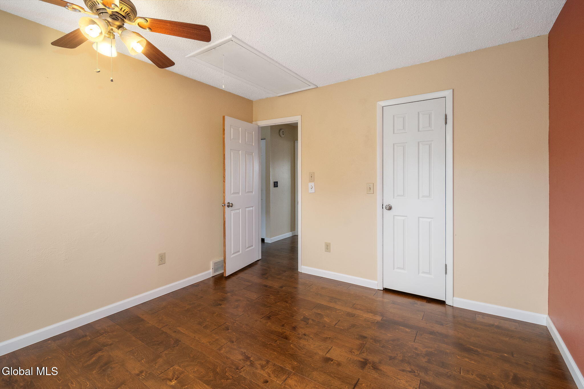 2 Carriage Road Clifton Park, NY 12065 - Photo 29 of 48 73-2CarriageRd_26 (2)