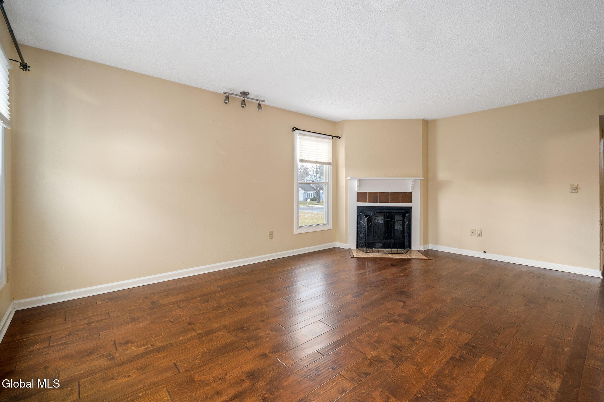 2 Carriage Road Clifton Park, NY 12065 - Photo 8 of 48 8-2CarriageRd_07