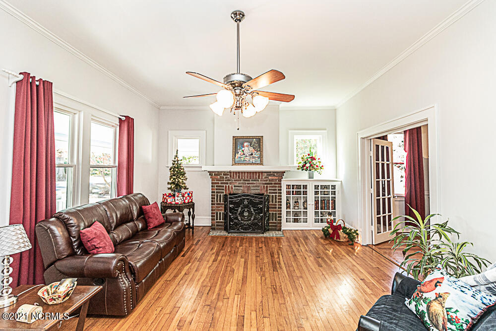 405 East Branch Street Spring Hope, NC 27882 - Photo 4 of 44 Parlor/Living Room