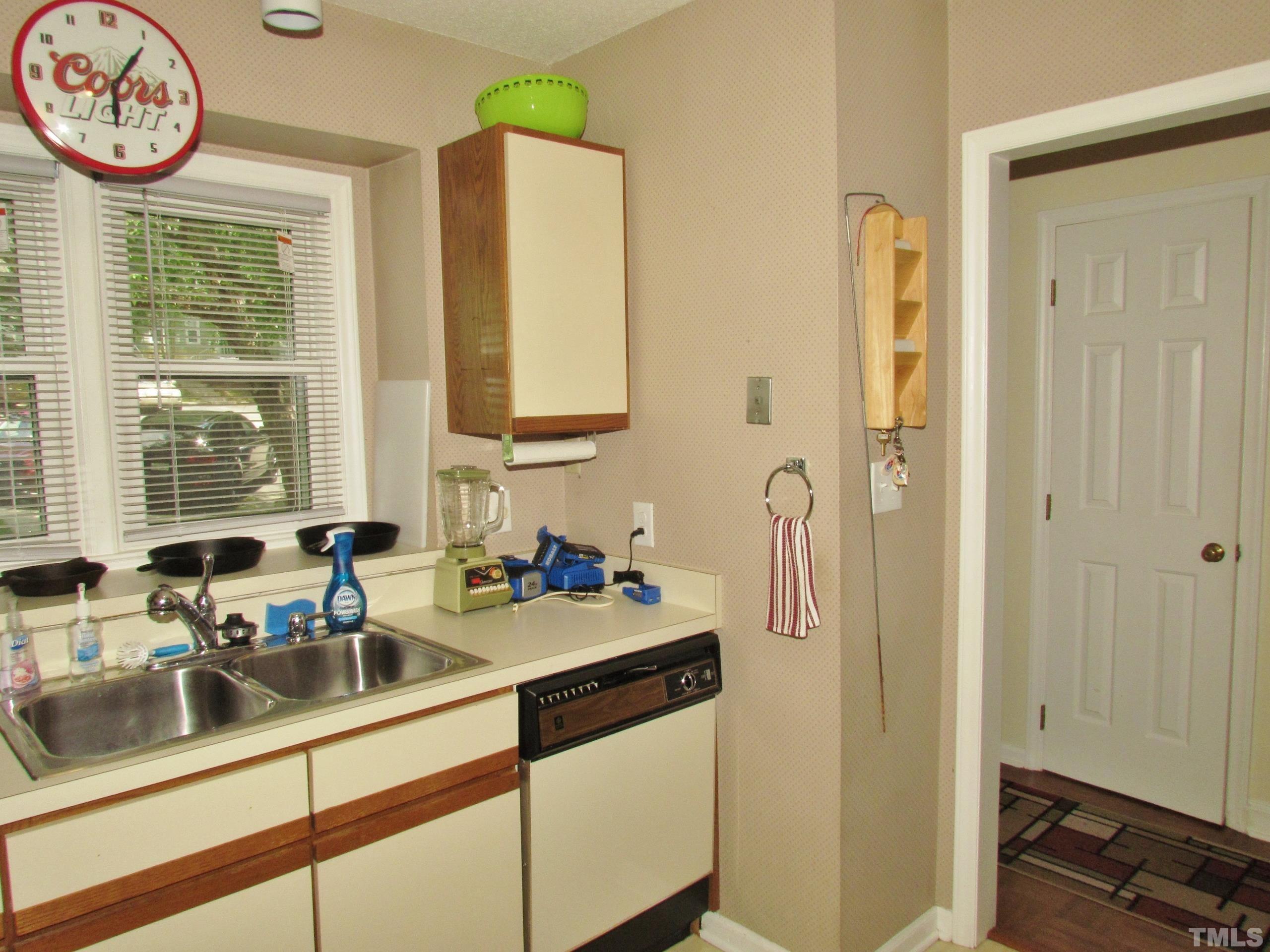 407 Oak Run Drive Raleigh, NC 27606 - Photo 4 of 30 Gallery Image 4