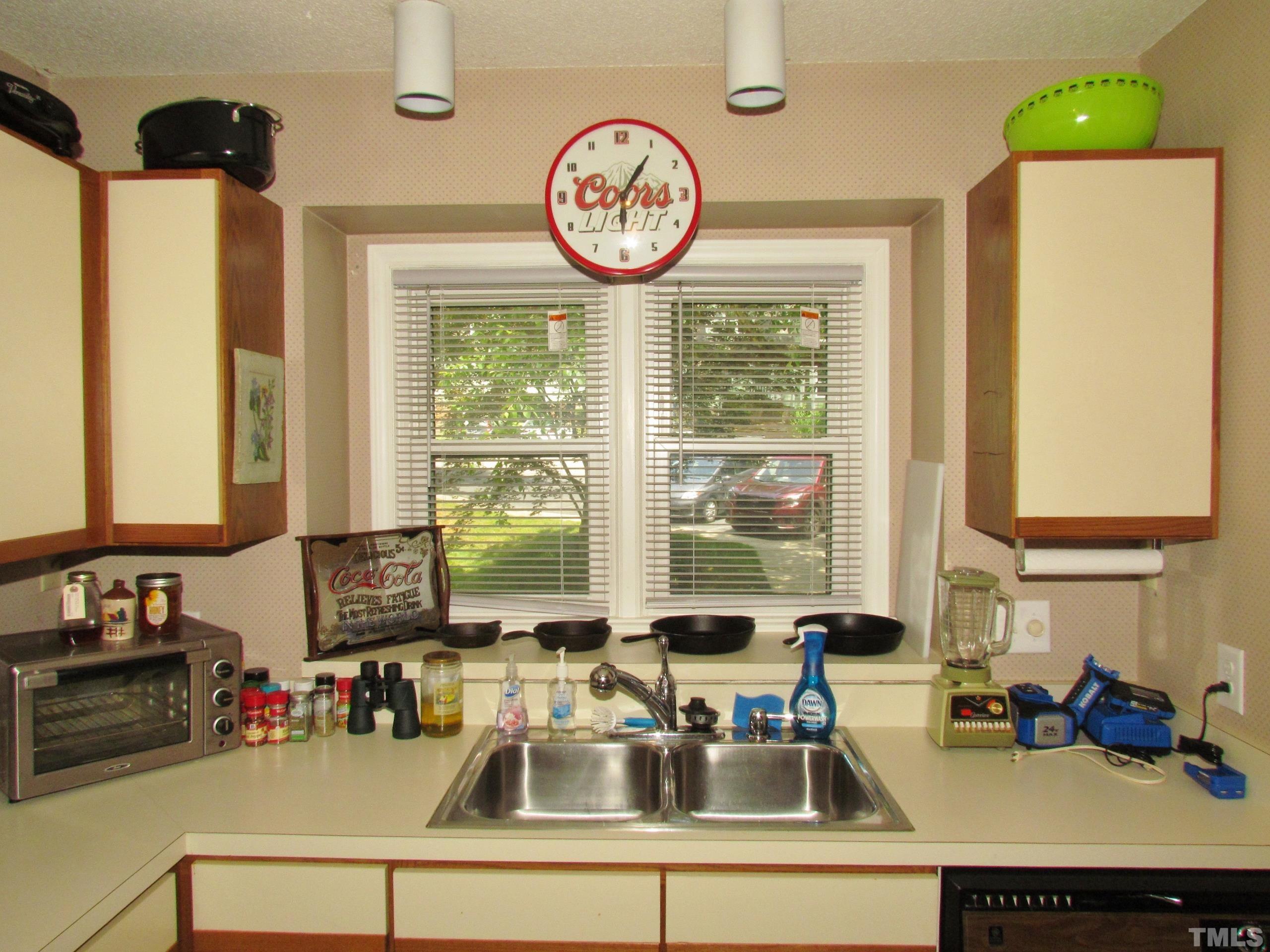 407 Oak Run Drive Raleigh, NC 27606 - Photo 5 of 30 Gallery Image 5