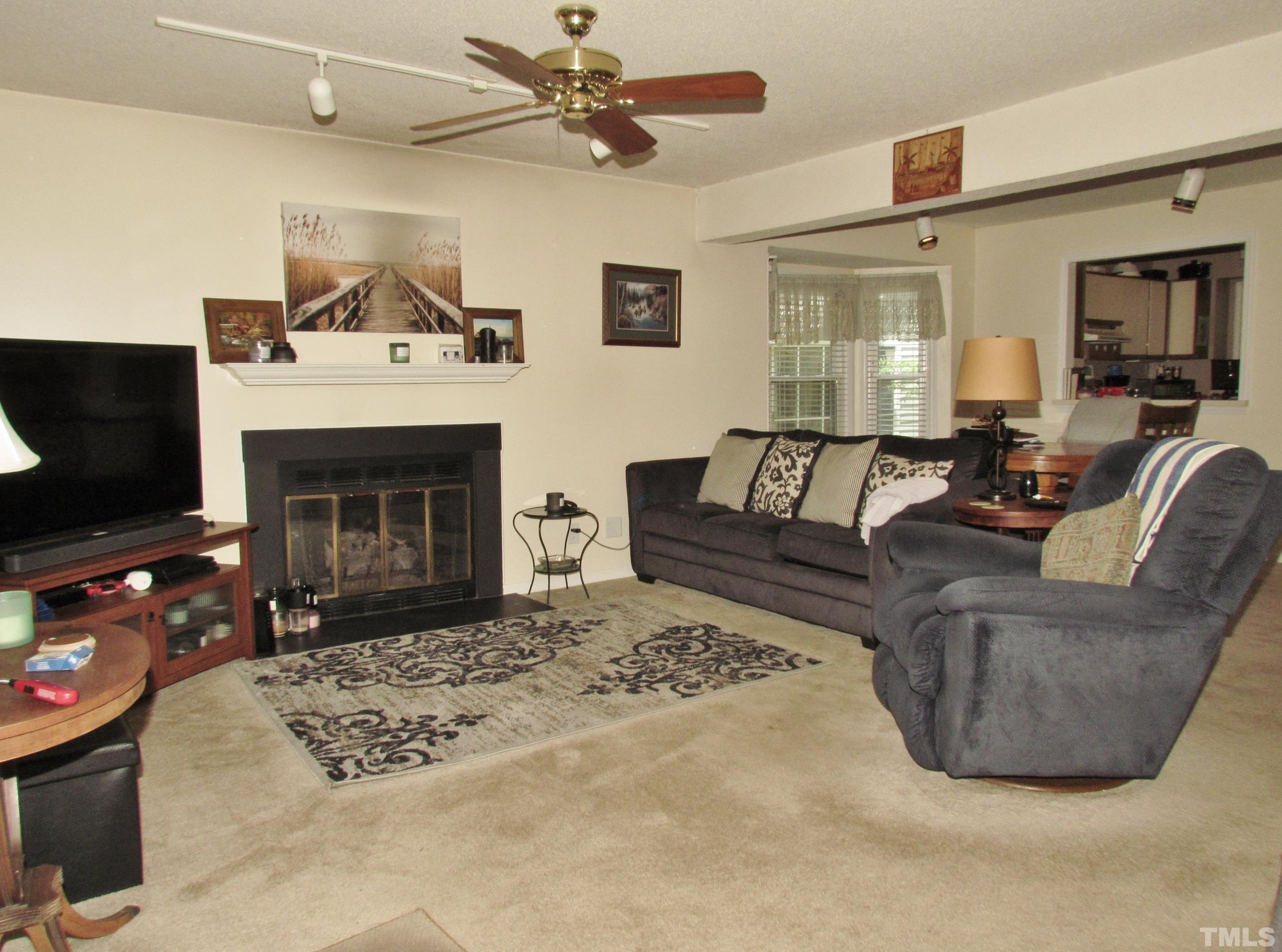 407 Oak Run Drive Raleigh, NC 27606 - Photo 10 of 30 Gallery Image 10
