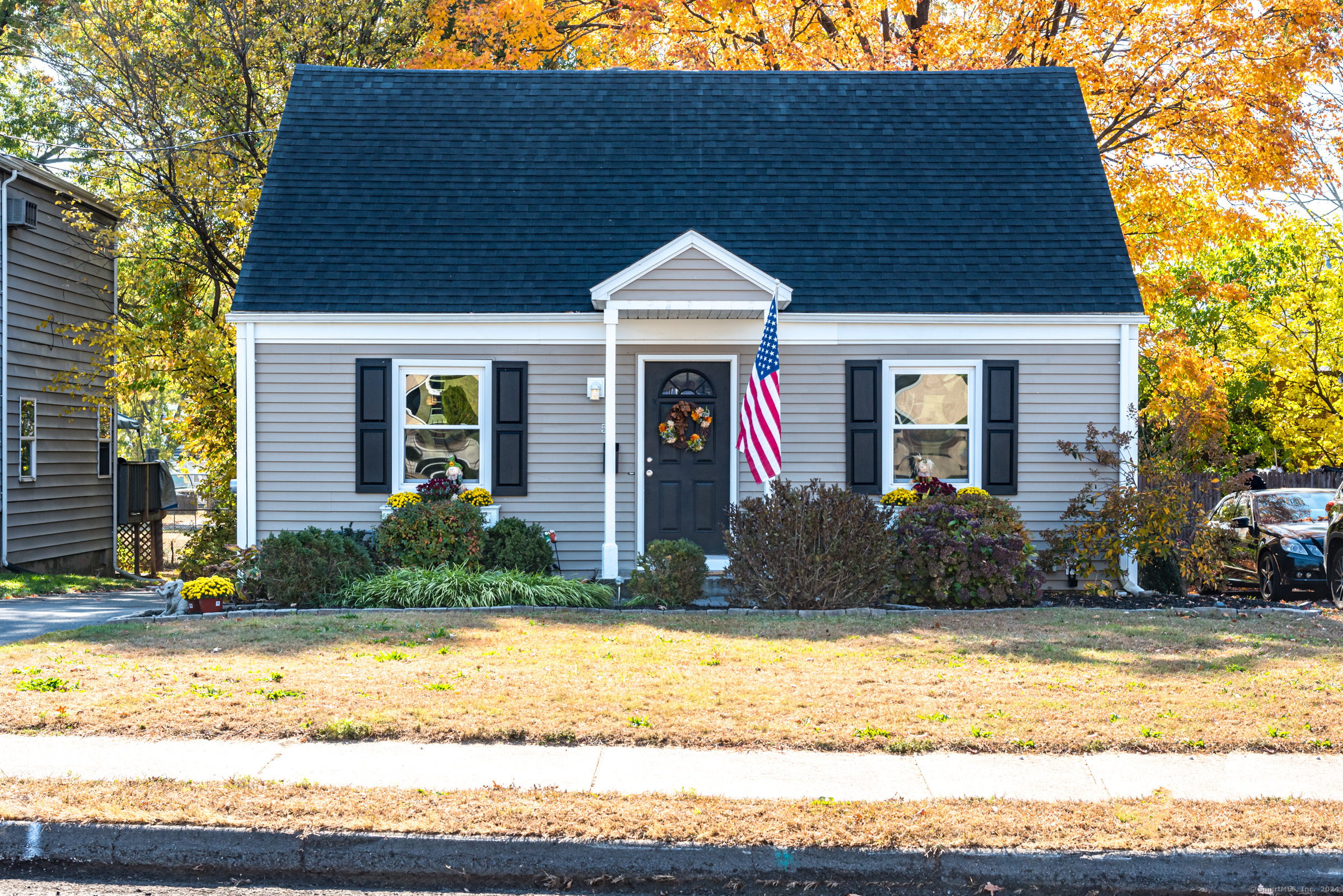 51 Bolton Street, Hartford, CT 06114 Compass