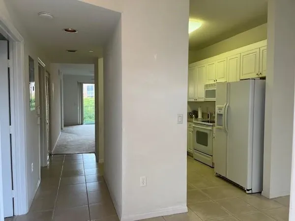 $1,800 | 7725 Yardley Drive, Unit 313, Fort Lauderdale, FL 33321
