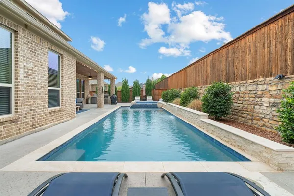 $950,000 | 9409 Blackpine Court, Lantana, TX 76226