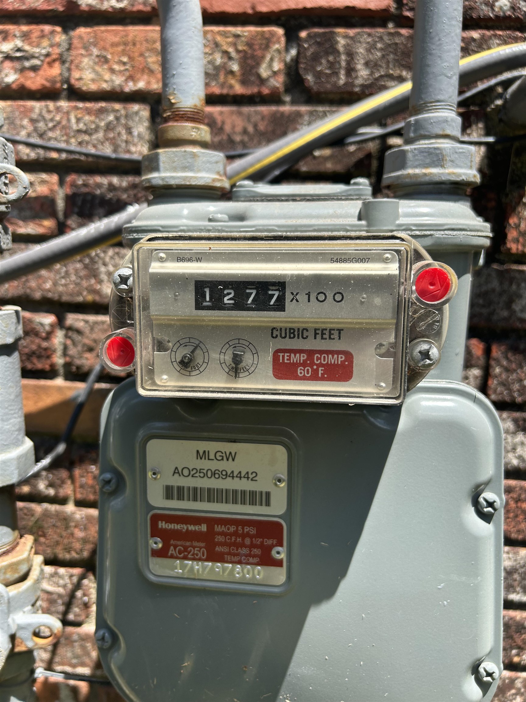 2506 James Road Memphis, TN 38127 - Photo 3 of 3 a close view of water heater room with washer and dryer