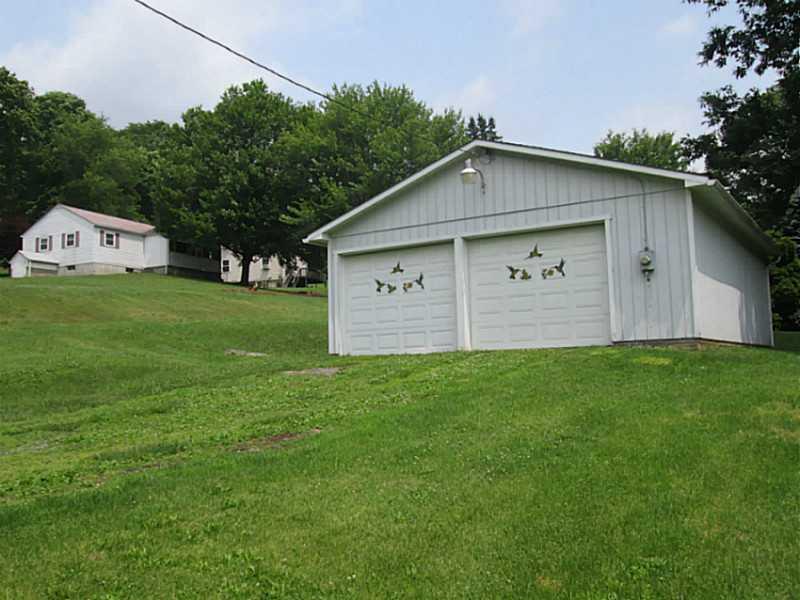 112 Kaltenbaugh Road Renfrew, PA 16053 - Photo 22 of 24 Parking Lot/Garage.