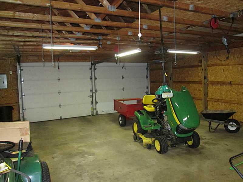 112 Kaltenbaugh Road Renfrew, PA 16053 - Photo 23 of 24 Parking Lot/Garage.