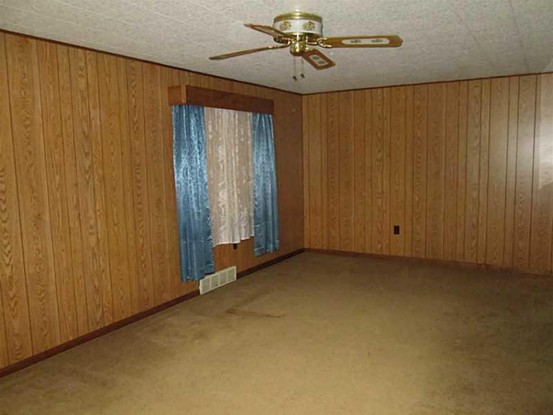 112 Kaltenbaugh Road Renfrew, PA 16053 - Photo 5 of 24 Living Room.
