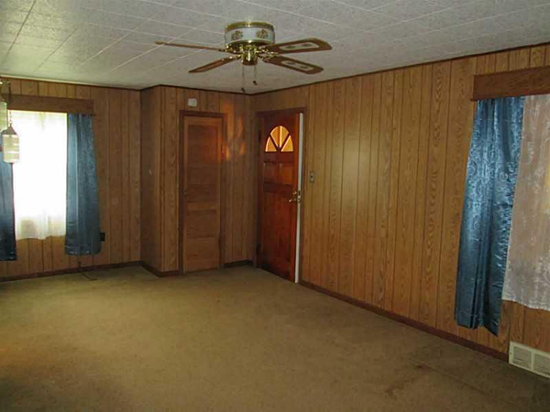 112 Kaltenbaugh Road Renfrew, PA 16053 - Photo 7 of 24 Living Room.