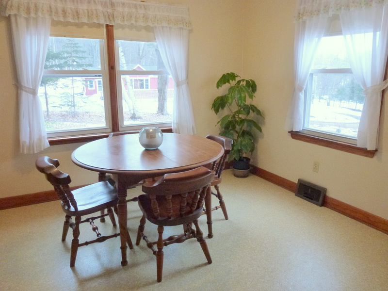 henderson rd dining2-001