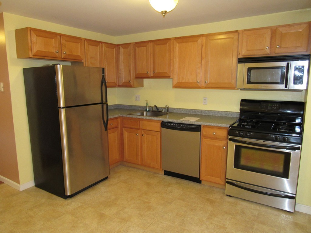 90 Roper Street, Unit B Lowell, MA 01852 - Photo 5 of 19 Gallery Image 5