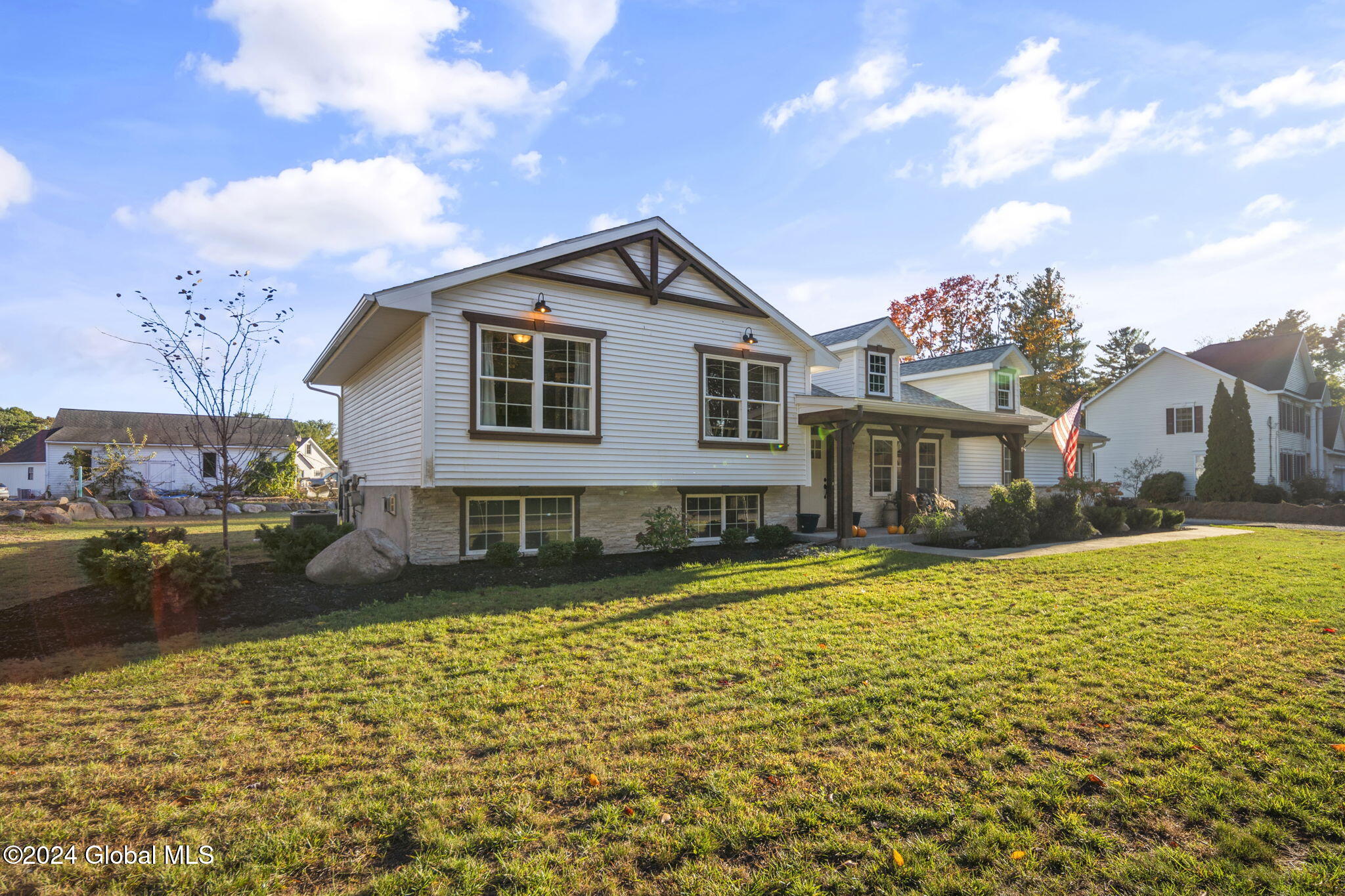 3118 Lone Pine Road Schenectady, NY 12303 - Photo 1 of 25 Front