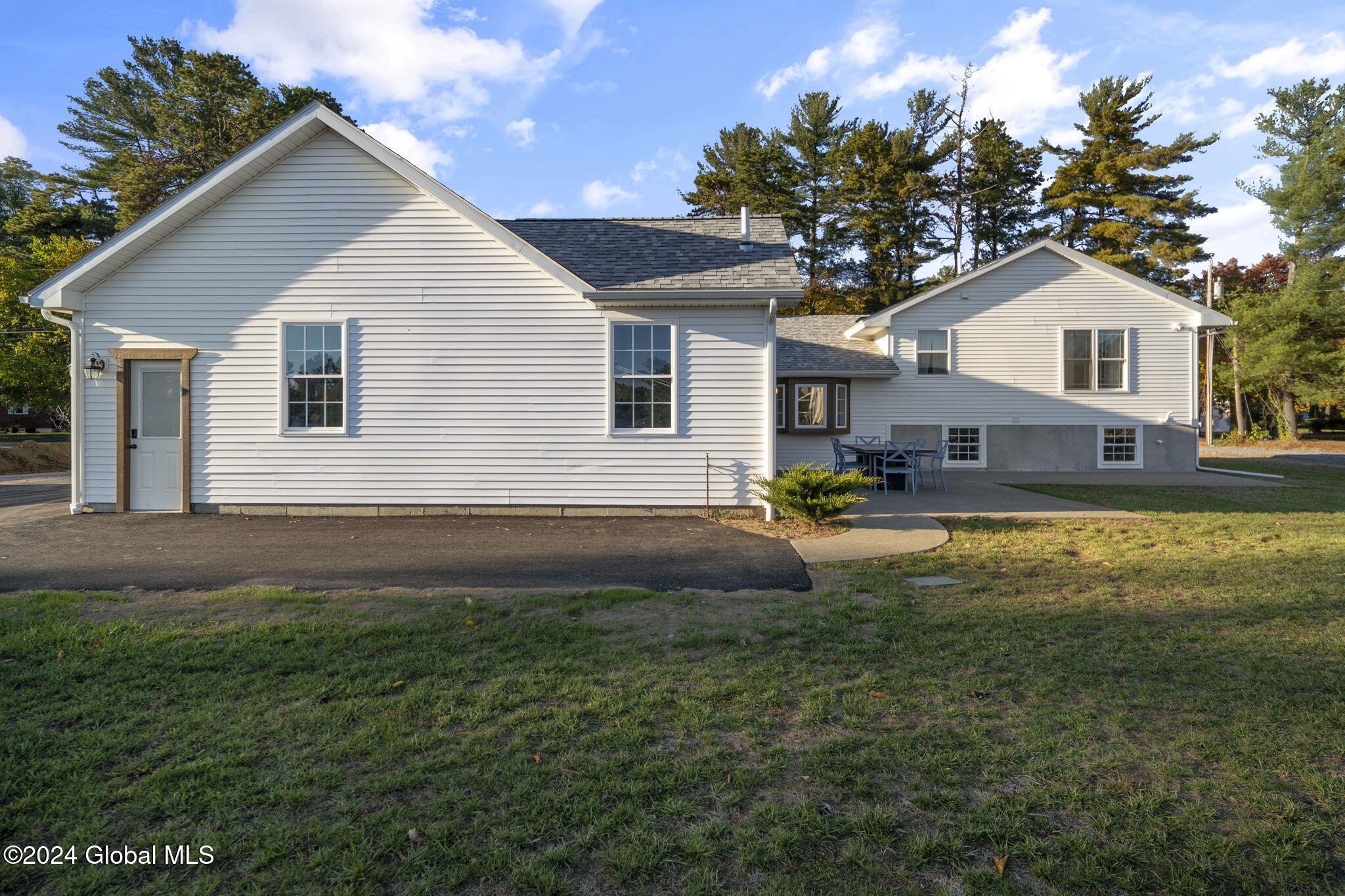 3118 Lone Pine Road Schenectady, NY 12303 - Photo 3 of 25 23-web-or-mls-23
