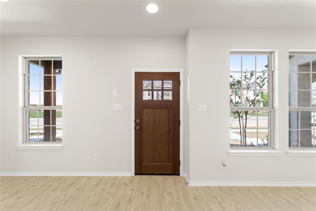 4006 Avion Drive Sanger, TX 76266 - Photo 4 of 27