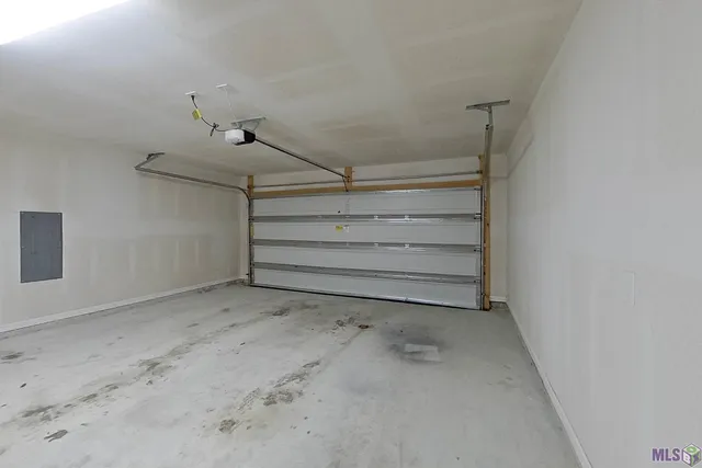 $1,935 | 110 Yardley Court, Lafayette, LA 70507