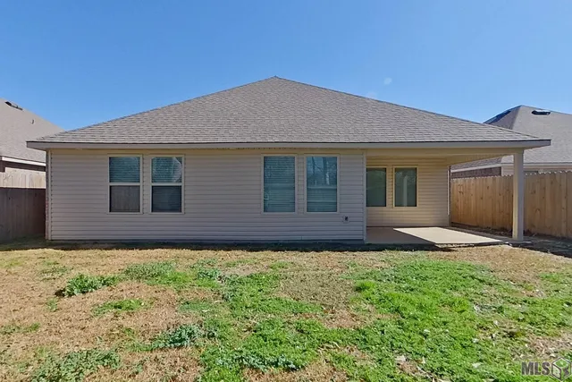 $1,935 | 110 Yardley Court, Lafayette, LA 70507