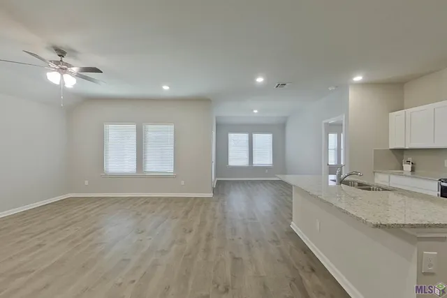 $1,935 | 110 Yardley Court, Lafayette, LA 70507