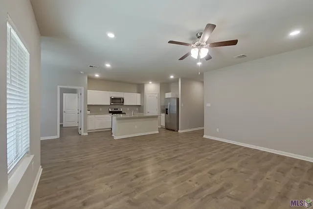 $1,935 | 110 Yardley Court, Lafayette, LA 70507