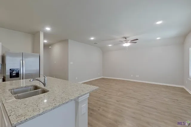 $1,935 | 110 Yardley Court, Lafayette, LA 70507