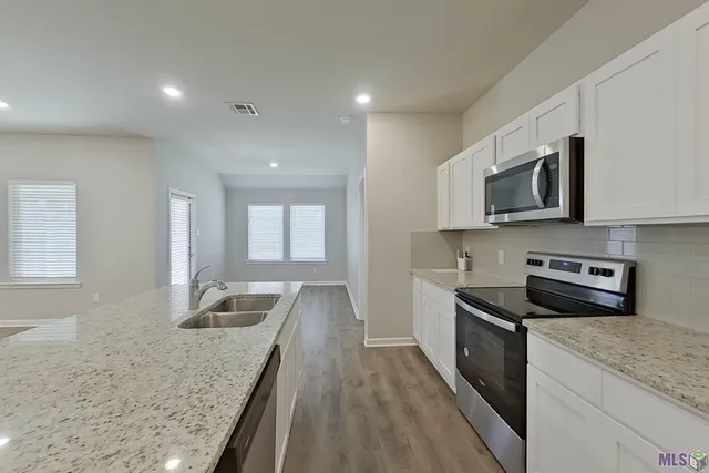 $1,935 | 110 Yardley Court, Lafayette, LA 70507