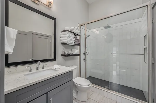 $2,300 | 2407 8th Avenue South, Unit 211, Nashville, TN 37204