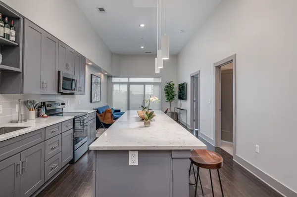 $2,300 | 2407 8th Avenue South, Unit 211, Nashville, TN 37204