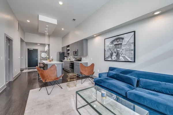 $2,300 | 2407 8th Avenue South, Unit 211, Nashville, TN 37204