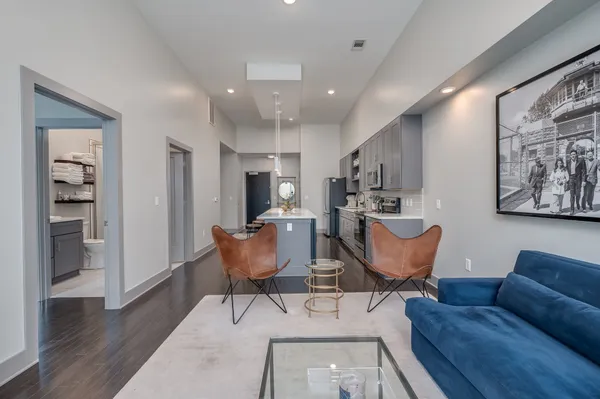 $2,300 | 2407 8th Avenue South, Unit 211, Nashville, TN 37204