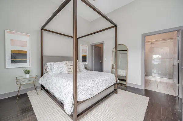 $2,300 | 2407 8th Avenue South, Unit 211, Nashville, TN 37204