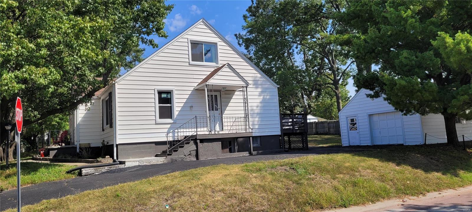 1820 Ashby Road St. Louis, MO 63114 - Photo 3 of 38 Gallery Image 3
