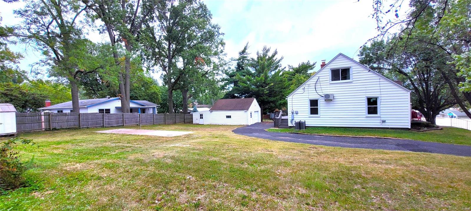 1820 Ashby Road St. Louis, MO 63114 - Photo 5 of 38 Gallery Image 5