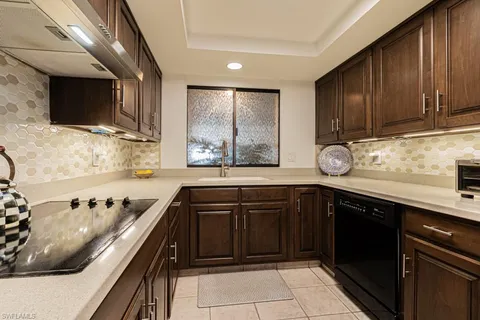 $398,000 | 5260 South Landings Drive, Unit 605, Fort Myers, FL 33919